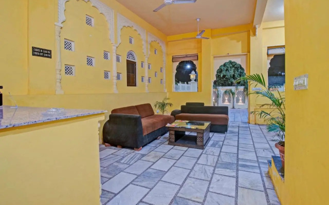 OYO Flagship 70280 Hotel Raj Baag