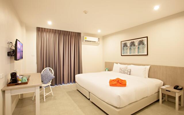 Recenta Suite Phuket Suanluang