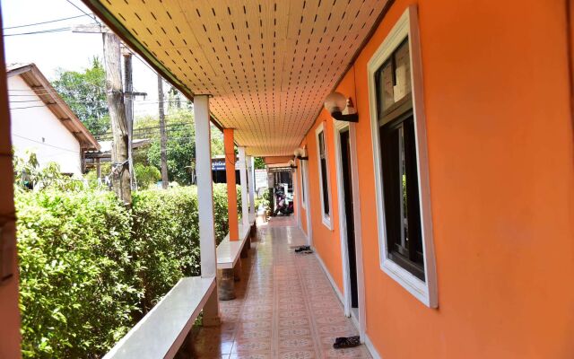 Prukrom Guesthouse
