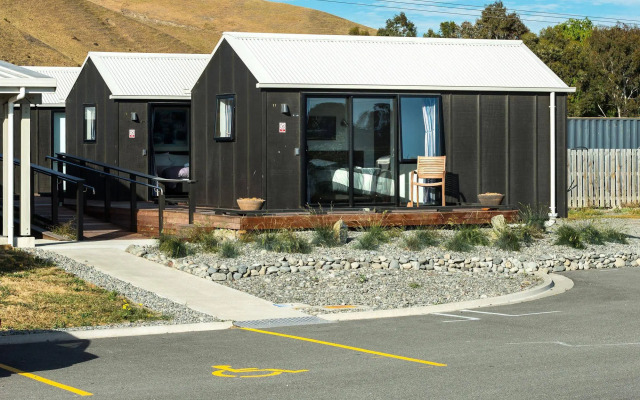 Riverlands Roadhouse Motel