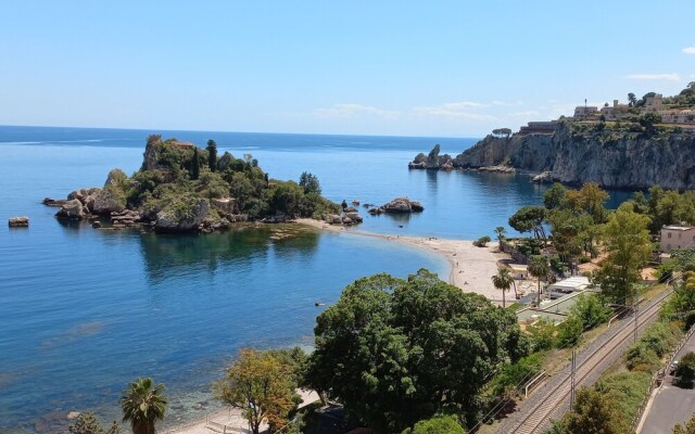 Private Apartment With Panoramic View of Taormina