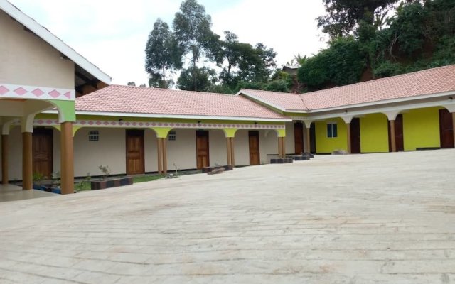Sipi Travellers Lodge
