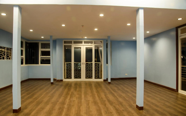 One Averee Bay Hotel