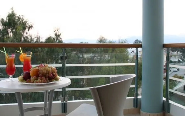 Alexandros Hotel