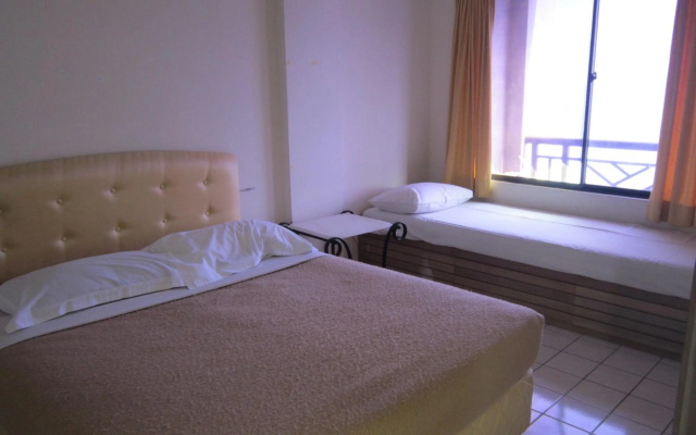 Paradise Lagoon Apartment – Guest Rooms – Port Dickson