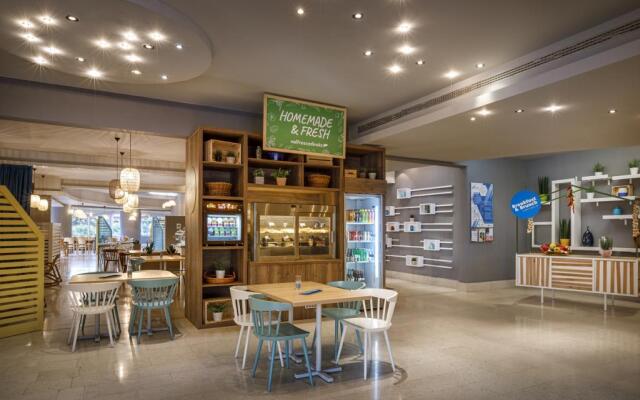 Miramar Sunny Hotel & Residence