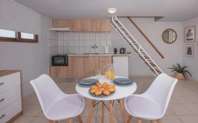 Cozy Loft with Private Terrace