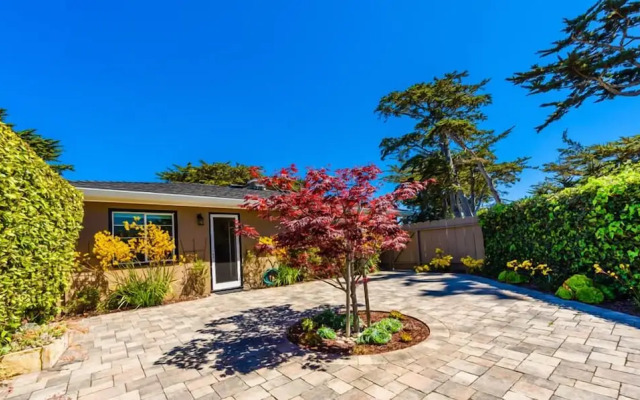 MV 14: Beach Retreat Close to the Beach and Carmel