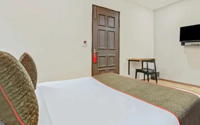 OYO Townhouse 70 Maula Ali Rd Knowledge Park III