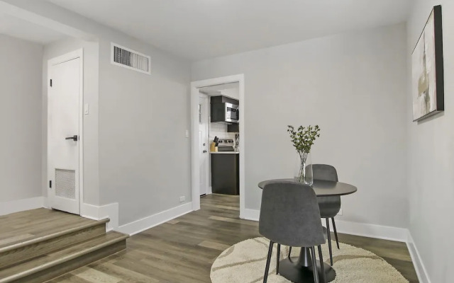 Fascinating 1BR Apartment in Skokie