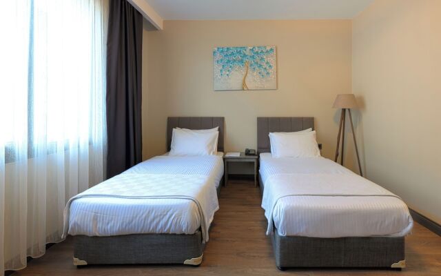 Grand Royal Hotel