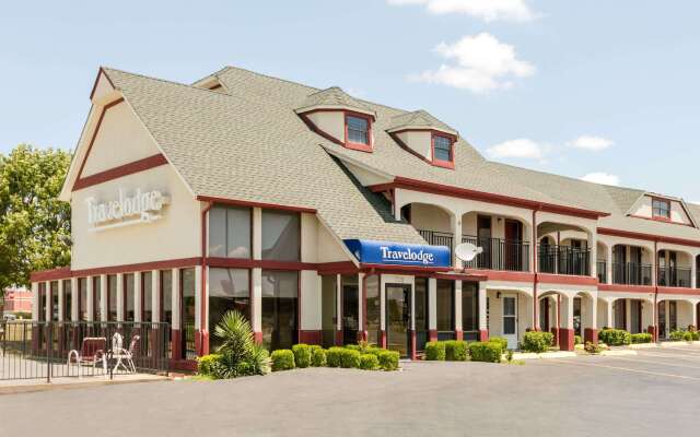 Travelodge Inn & Suites by Wyndham Norman