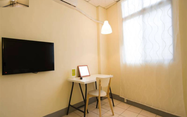 Teacher Li Guesthouse