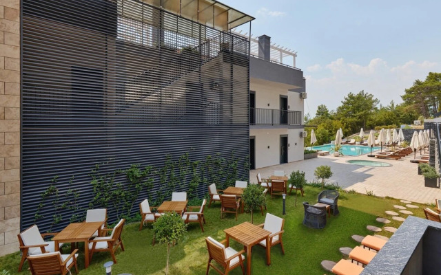 Bayview Hills Luxury Residences