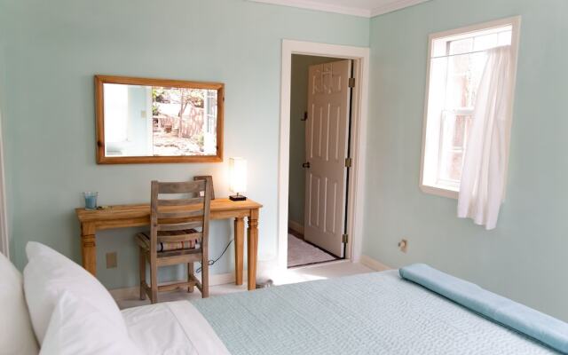 The Blue Room - Charming Studio, Great Location!  by RedAwning