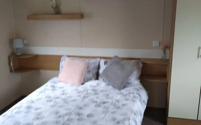 2 Bedroom 6 Berth Caravan With Decking