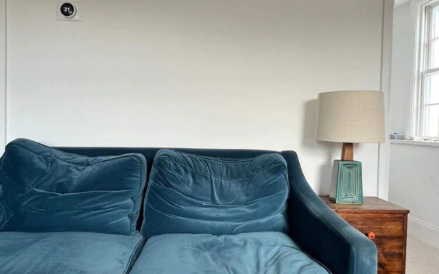 Bright 1 Bedroom Apartment in Hackney Near Colombia Road
