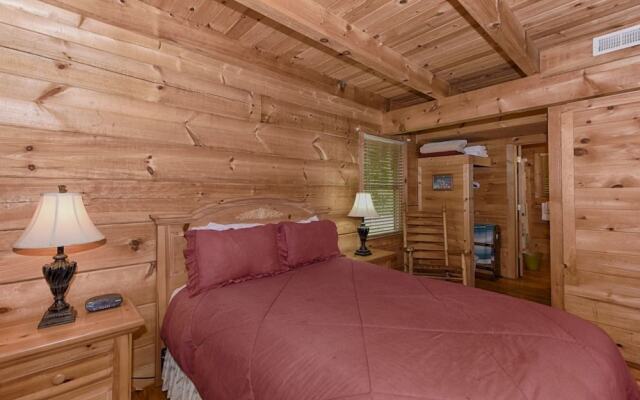 Whisper Creek 2 Bedroom Cabin by RedAwning