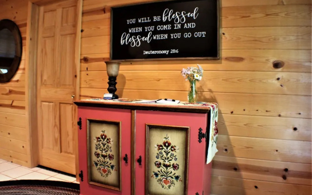 River Road Venue & Lodging