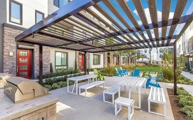 Private Room With Shared Bathroom