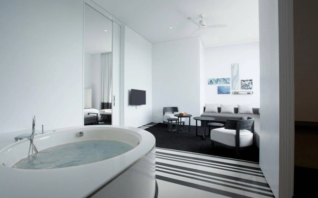 Veranda Pool Villas & Suite