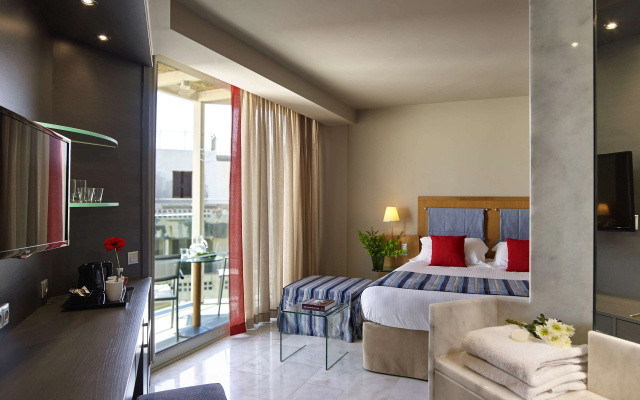 Kyma Suites Beach Hotel