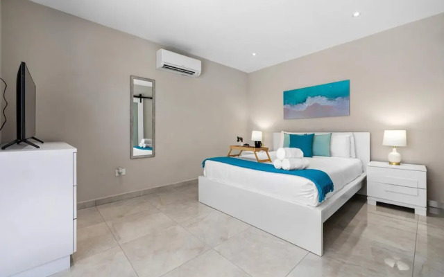 Brand NEW 1br2ba w Privatepool in Amazing Location