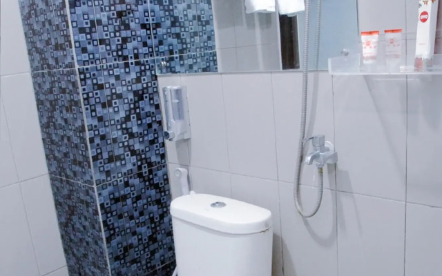 OYO 861 R Four Hotel