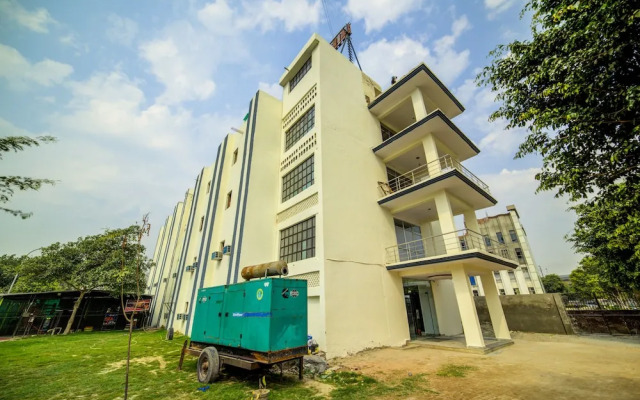 OYO 29324 Diamond Expo