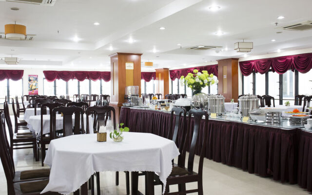 Seafront Hotel Da Nang
