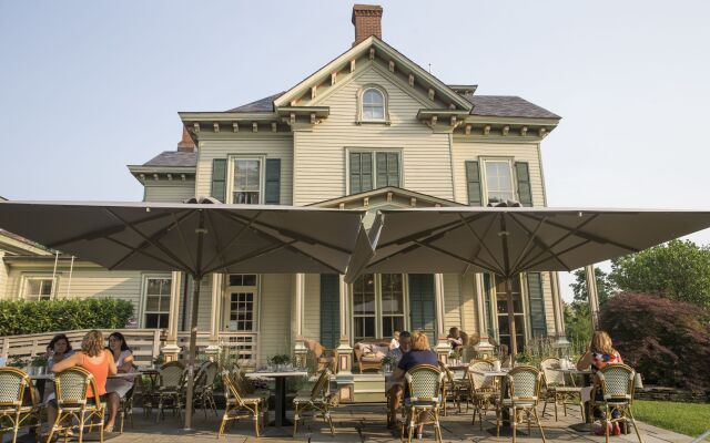 Jedediah Hawkins Inn