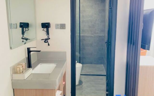 Pai Hotel (Xiangcheng Lianhua Avenue People's Park)