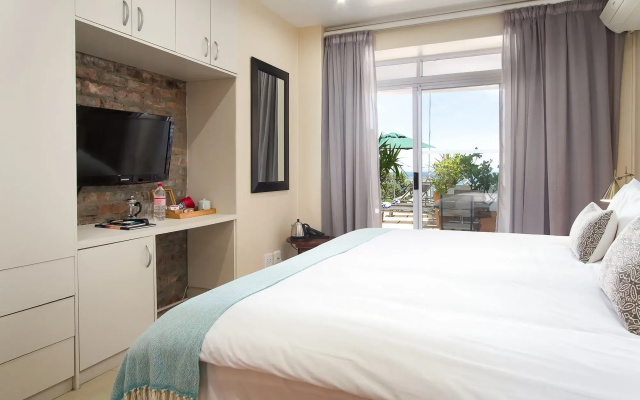 Sea Castle Hotel Camps Bay