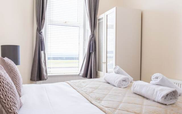 Eagleton Residence - Donnini Apartments