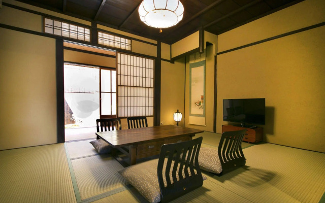 Yamanaka Aburaten Machiya Guesthouse