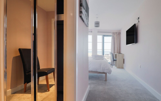 36 Quay West Apartments