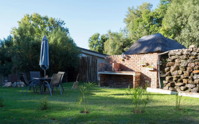 Riverbush Lodge Guesthouse