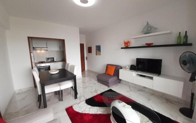 Vista Praia 16- Wifi, Remodelado, 80mt Praia