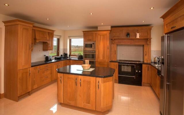 Cottage 238 – Cleggan