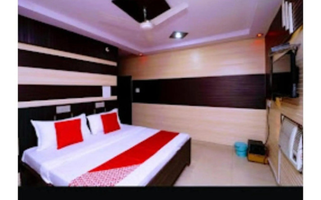Hotel Gold By OYO Rooms