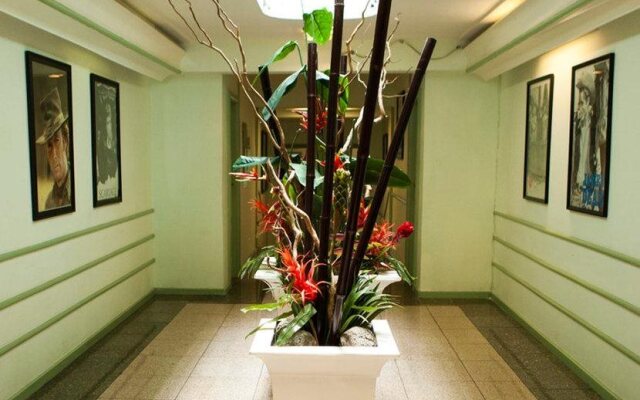 Hollywood Celebrity Hotel