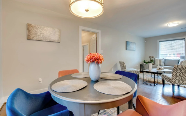 Pet-friendly Home ~ 6 Mi to Downtown Atlanta!