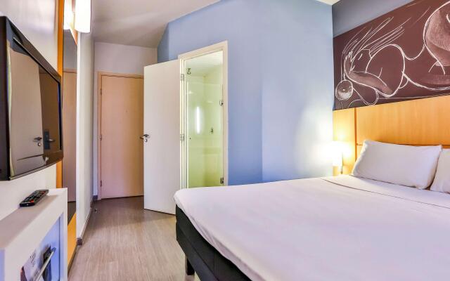 Ibis Goiania