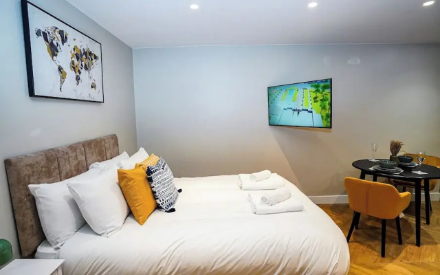 E2M Wisteria House Heathrow Free Parking