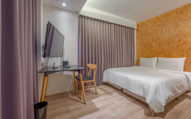 Light Hostel