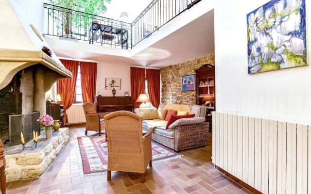 House With 3 Bedrooms in Pelissanne, With Wonderful City View, Furnish