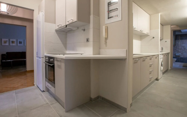 Luxurious 5 bedroom-3 bathroom Apartment 2- Athens