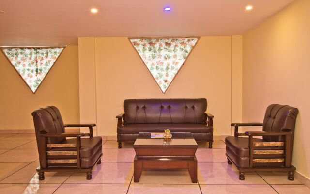 OYO 8333 Snow Lotus Hotel