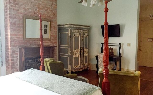 Creole Gardens Guesthouse and Inn