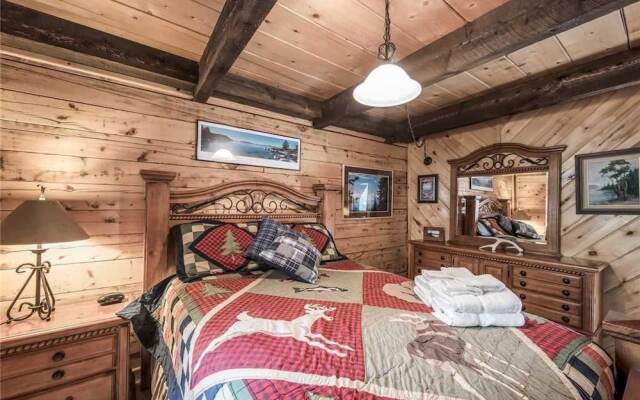 Antler Mountain Lodge - Four Bedroom Cabin